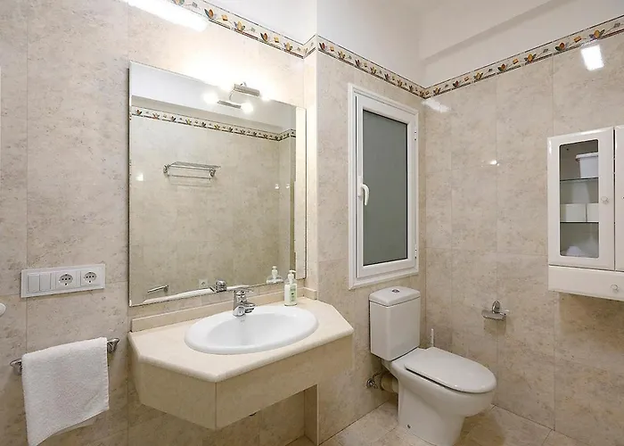 Con Parking A 15 De La Playa Сан-Себастьян