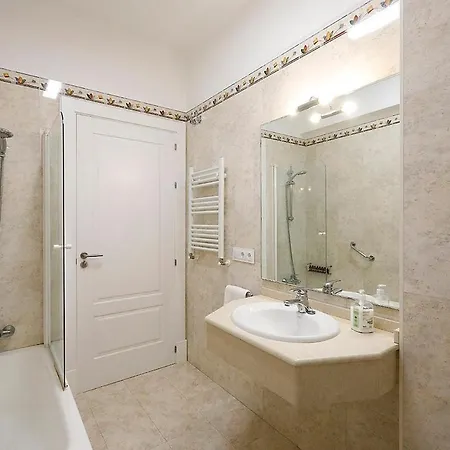 Con Parking A 15 De La Playa *